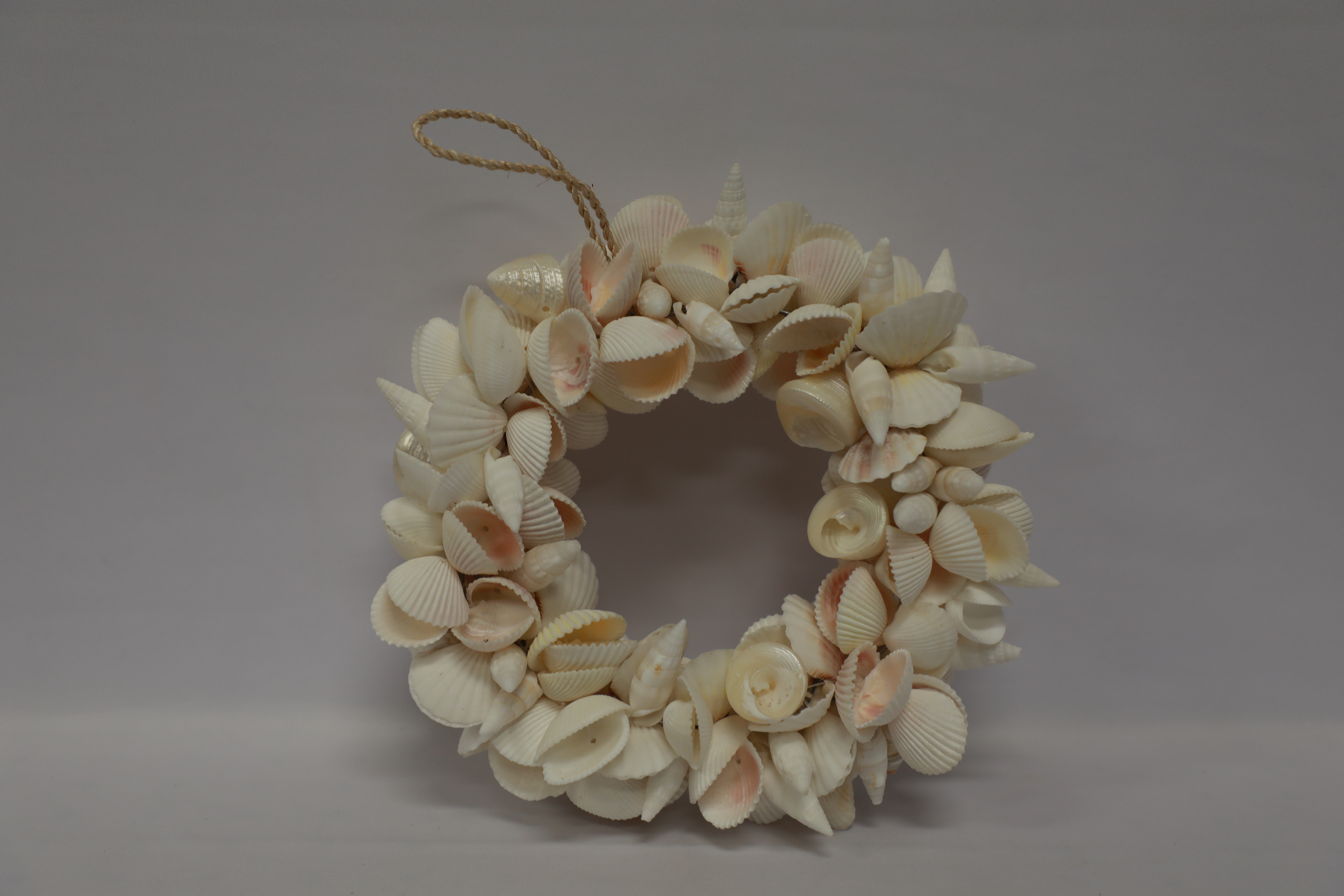 Shell Wreath white 12